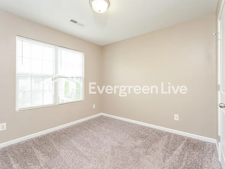 364 Kendall Dr — Photo 10