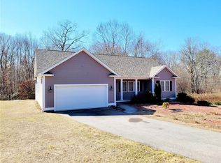 7 Hopkinton Hill Rd, Hopkinton, RI 02833