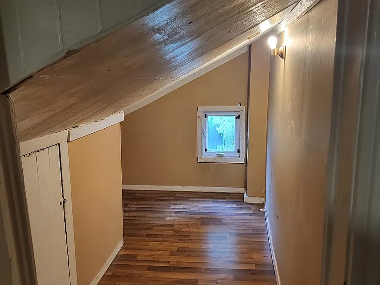 138 Caroline Ave — Photo 4