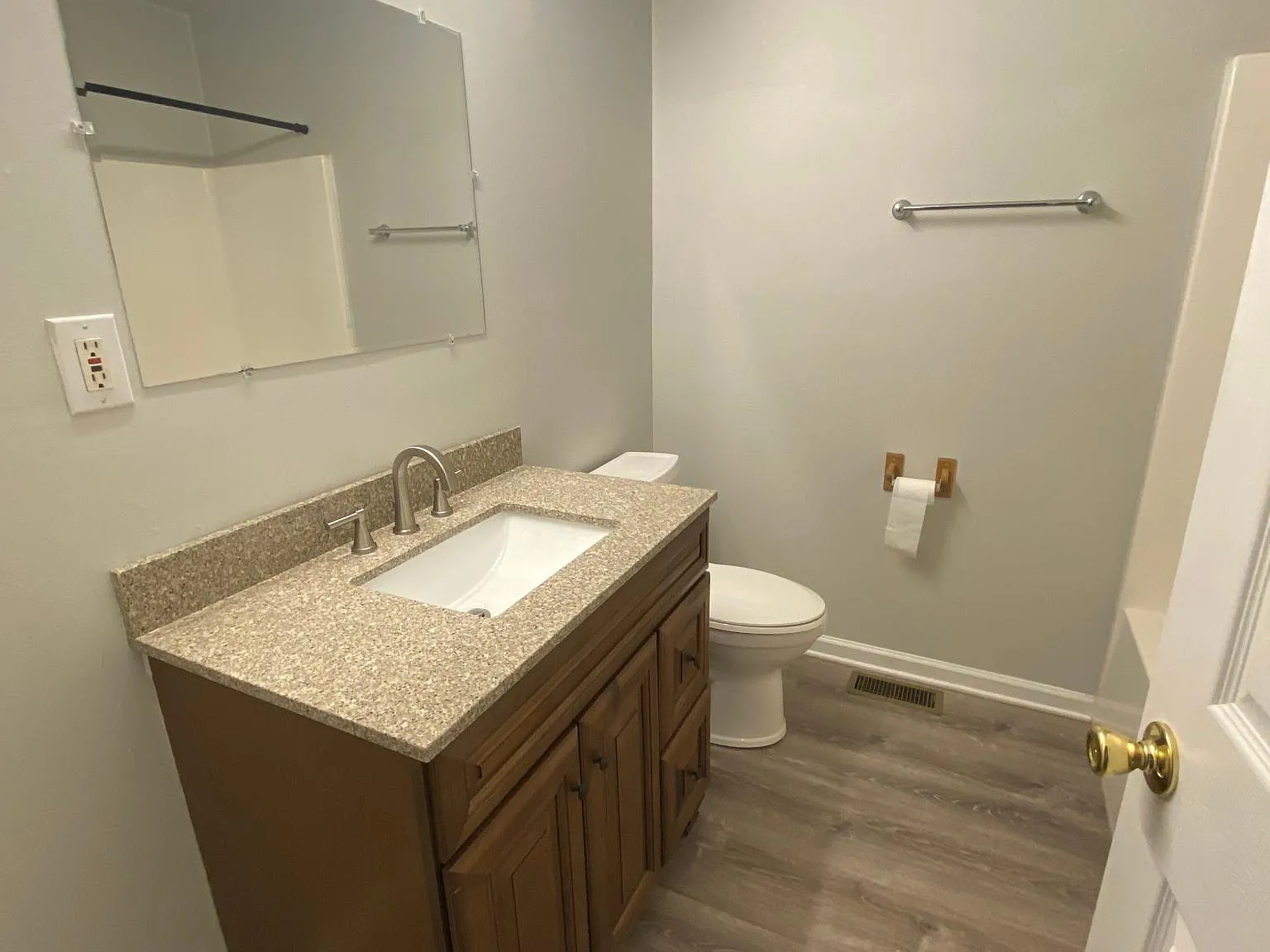 2 bed, 1.5 bath, 1200 sqft, $1,150 — Photo 4