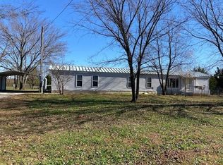 21033 Pratt Rd, Parsons, KS 67357