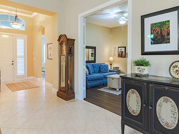 4th image of 730 SW Palm Cove Drive