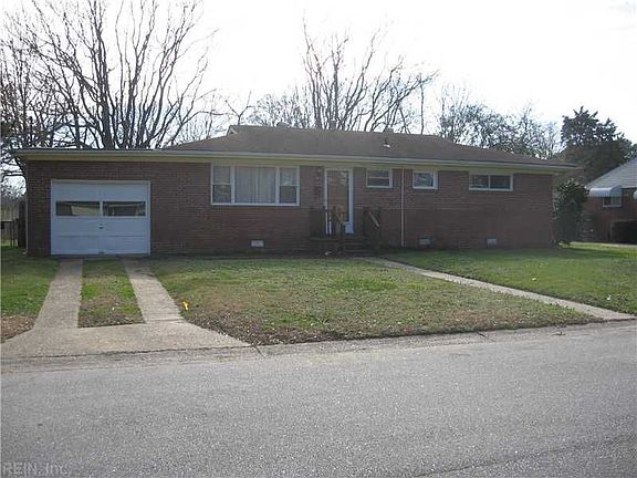2nd image of 2913 E Malden Ave