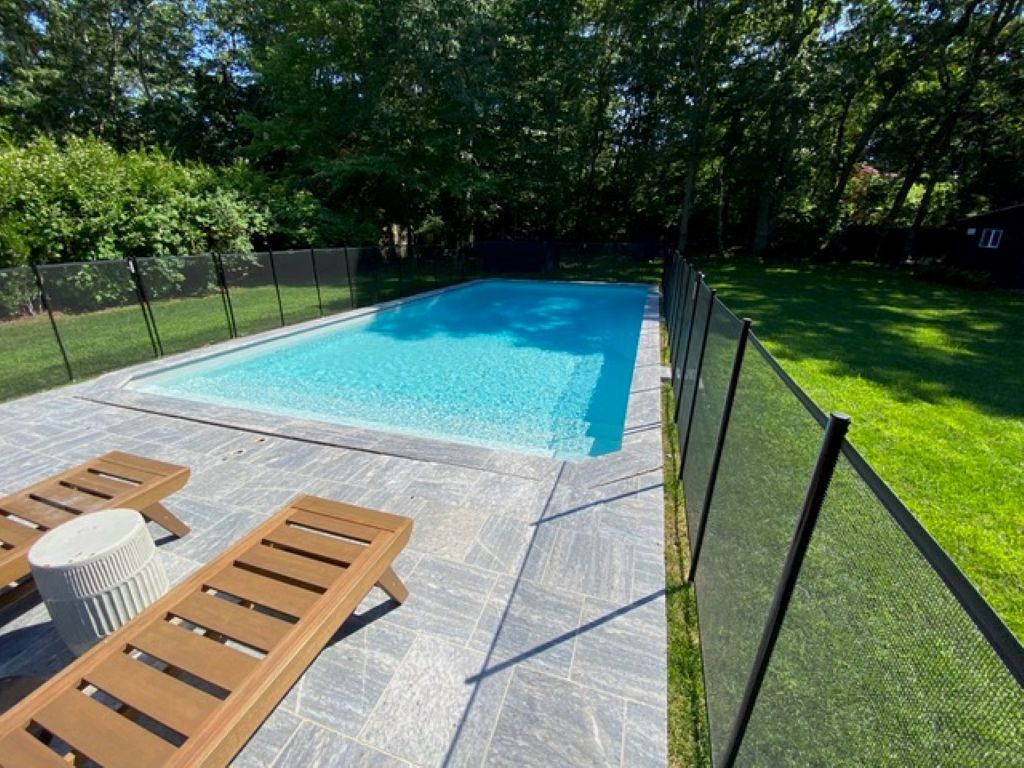 heated pool can have child fence
