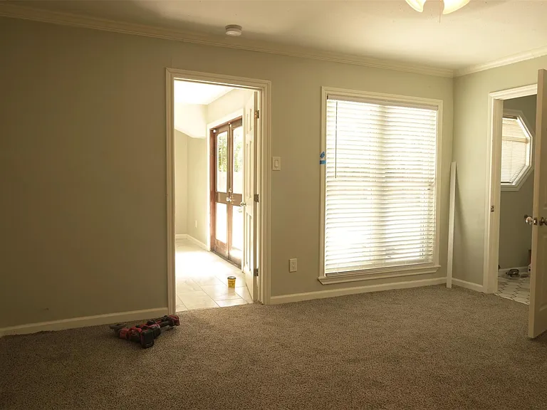9810 Cliffwood Dr — Photo 32
