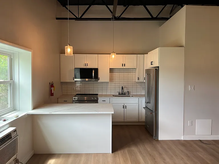 110 Railroad Ave #2 — Photo 4