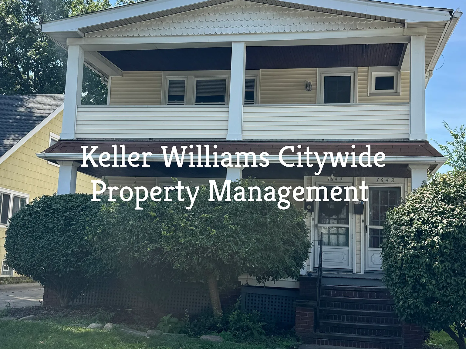 3 bedroom 2 bath Up Unit Lakewood — Photo 1