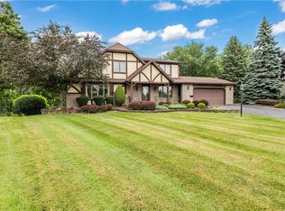 112 Red Rock Cir, Rochester, NY 14626