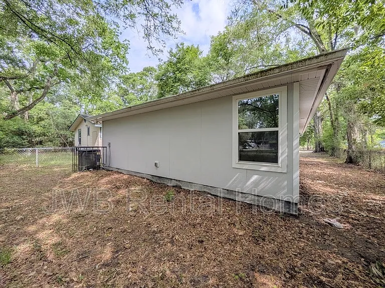 3352 Dillon St — Photo 12