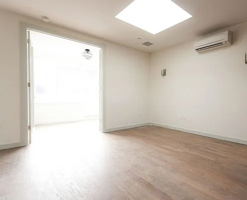 Rented by EXR | media 3