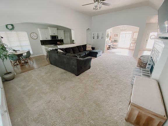 Spacious living room