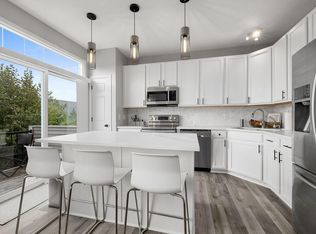 5464 Village Creek Pkwy N, Brooklyn Park, MN 55443