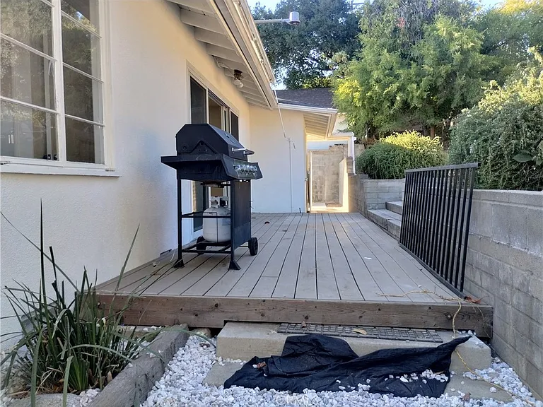 374 Grand Ave — Photo 36
