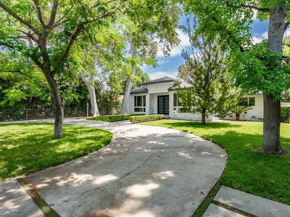 22904 Calvert St, Woodland Hills, CA 91367