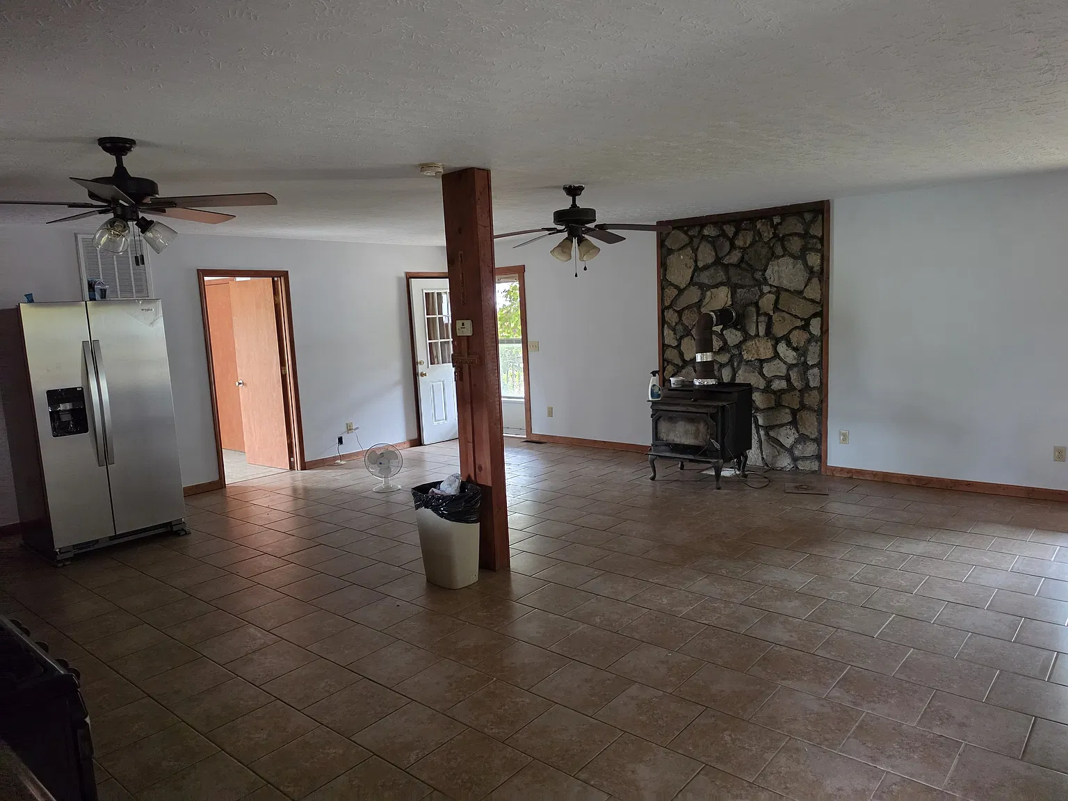 2 bed, 1200 sqft, $1,400 — Photo 3