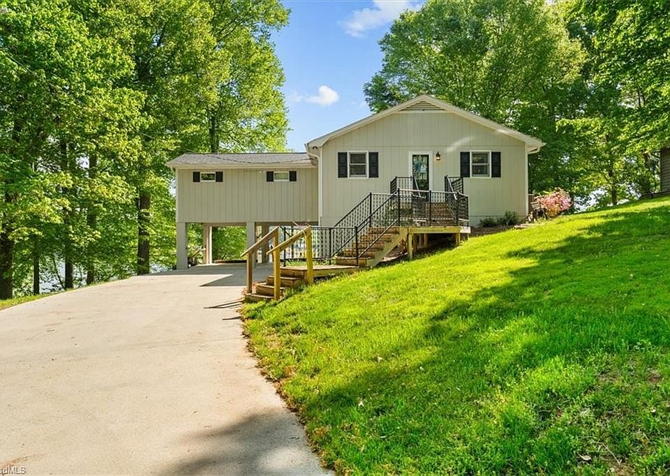 1st image of 330 Hillview Dr