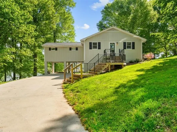 330 Hillview Dr, Lexington, NC 27292