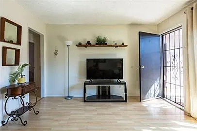 2 bed, 800 sqft, $2,495 — Photo 4