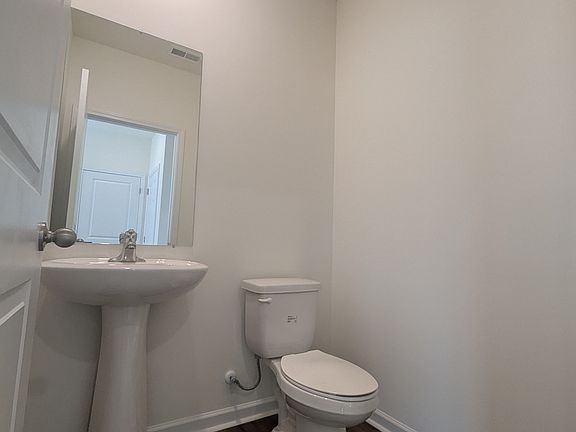 5th image of 2904 Bogart Ln
