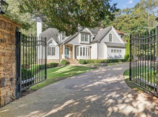 3100 Rhodenhaven Dr NW, Atlanta, GA 30327