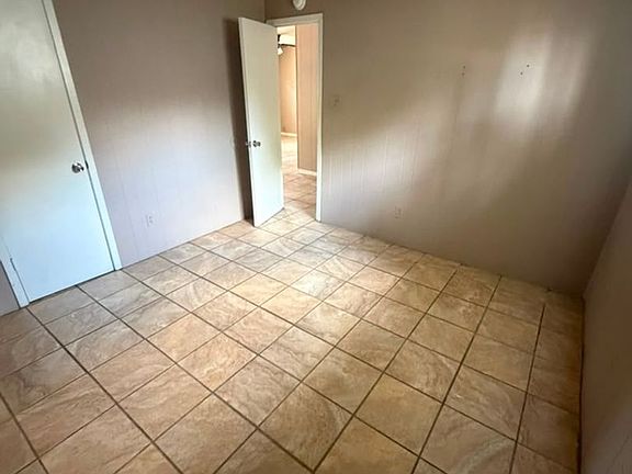 4th image of 709 N 9th St