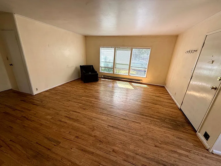 2525 Kincaid St — Photo 4