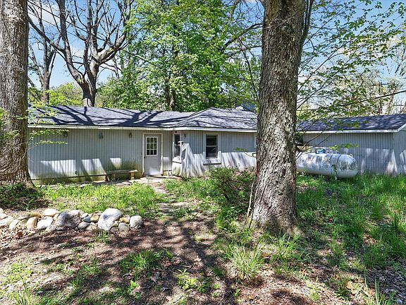 3rd image of 56447 Twin Lakes Rd