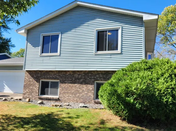 9325 Vincent Ave N, Brooklyn Park, MN 55444