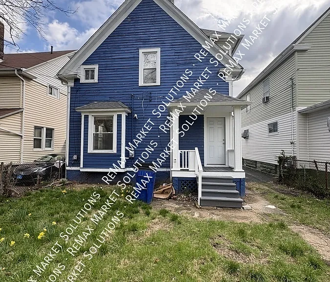 1130 E 111th St — Photo 12