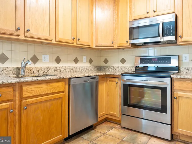 1640 Westwind Way — Photo 2