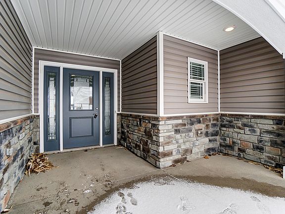 3rd image of 150 Fox Harbor Dr
