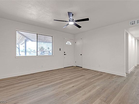 4th image of 729 Van Ert Ave