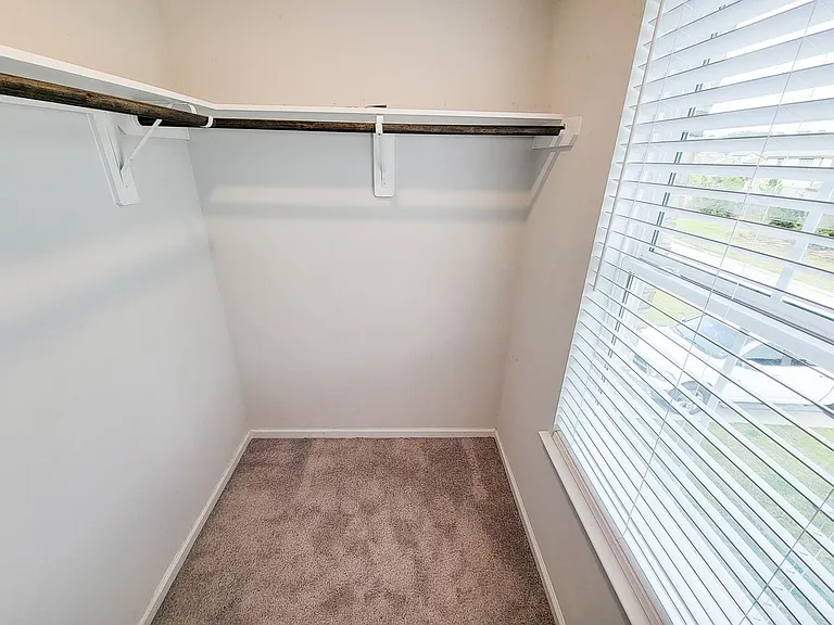 94 Valiant Ridge Trl — Photo 27
