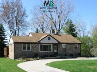 672 Hartland Dr, Troy, MI 48083