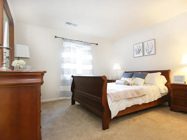 The Reserve at Merrick Apartments & Townhomes — Photo 10