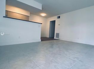 1040 NE 7th Ave APT 24, Fort Lauderdale, FL 33304