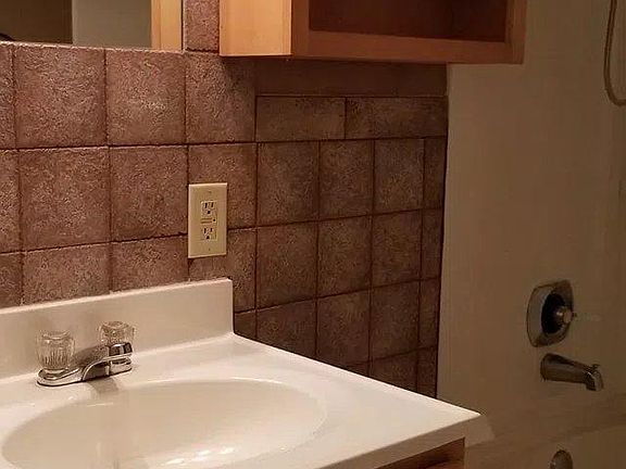 3rd image of 8198 Anderson Ave NE