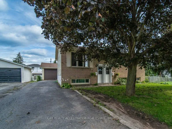 231 Camden Rd, Greater Napanee, ON K7R 1E5