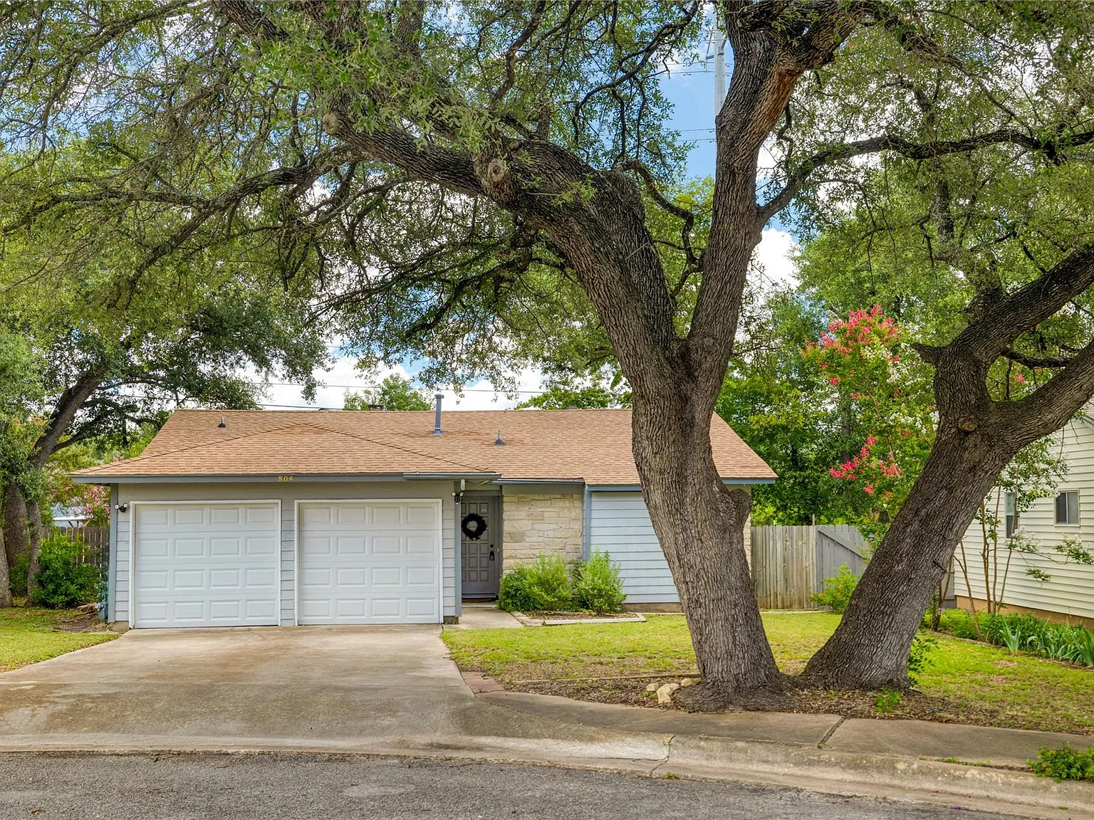 3 bed, 2.0 bath, 1119 sqft, $1,850 — Photo 2