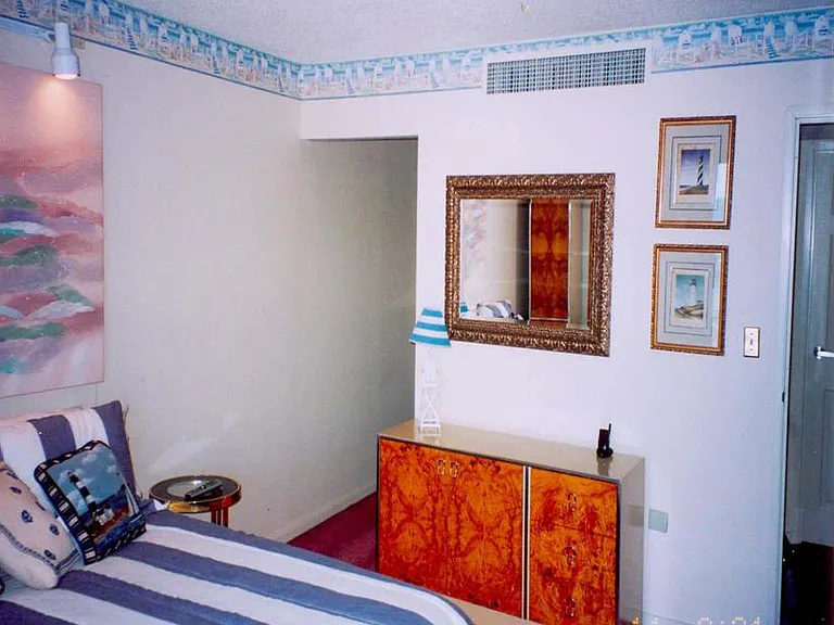 31 E Grand Ave #31 — Photo 6