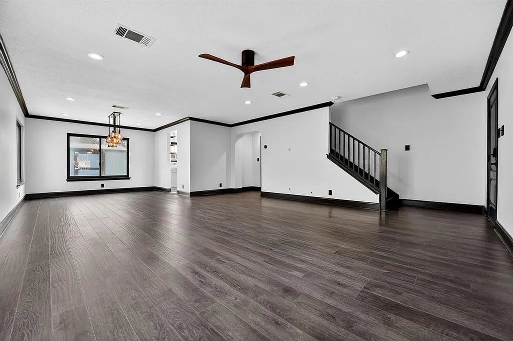 4 bed, 2.5 bath, 2238 sqft, $3,300 — Photo 3