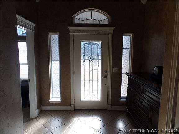 3rd image of 1205 Rosewood Dr