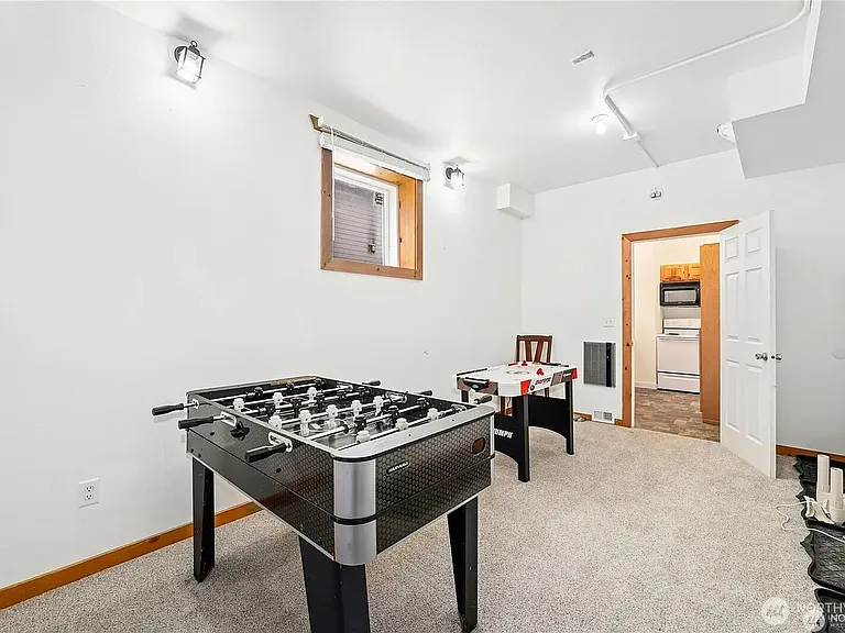 330 Keechelus Dr — Photo 21