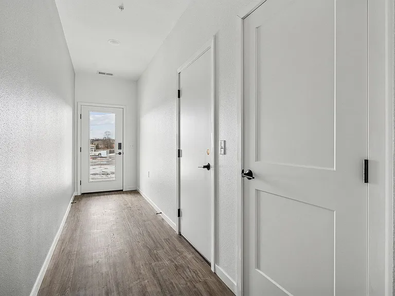 Avalon Apartments & Townhomes — Photo 21