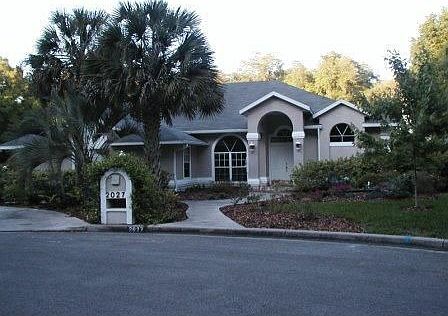 Front of house from cul-de-sac