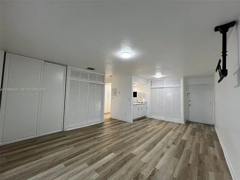 195 Sunrise Dr — Photo 2