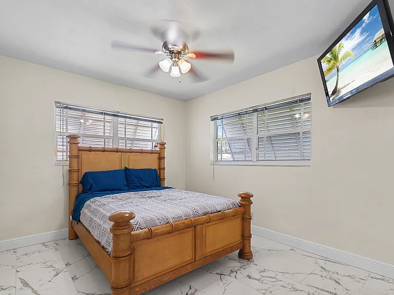 1820 SW 22nd Ave — Photo 11