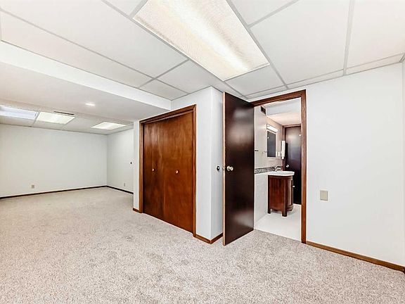 3rd image of 8423 E Addison Dr SE