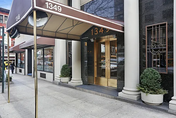 Sold by Corcoran | media 15