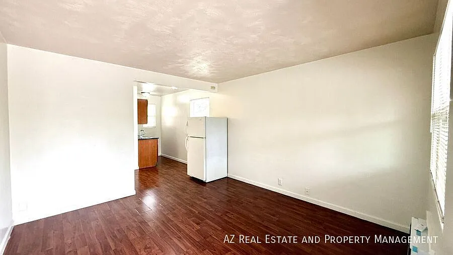 Building Photo - 829 N 4th Ave #19